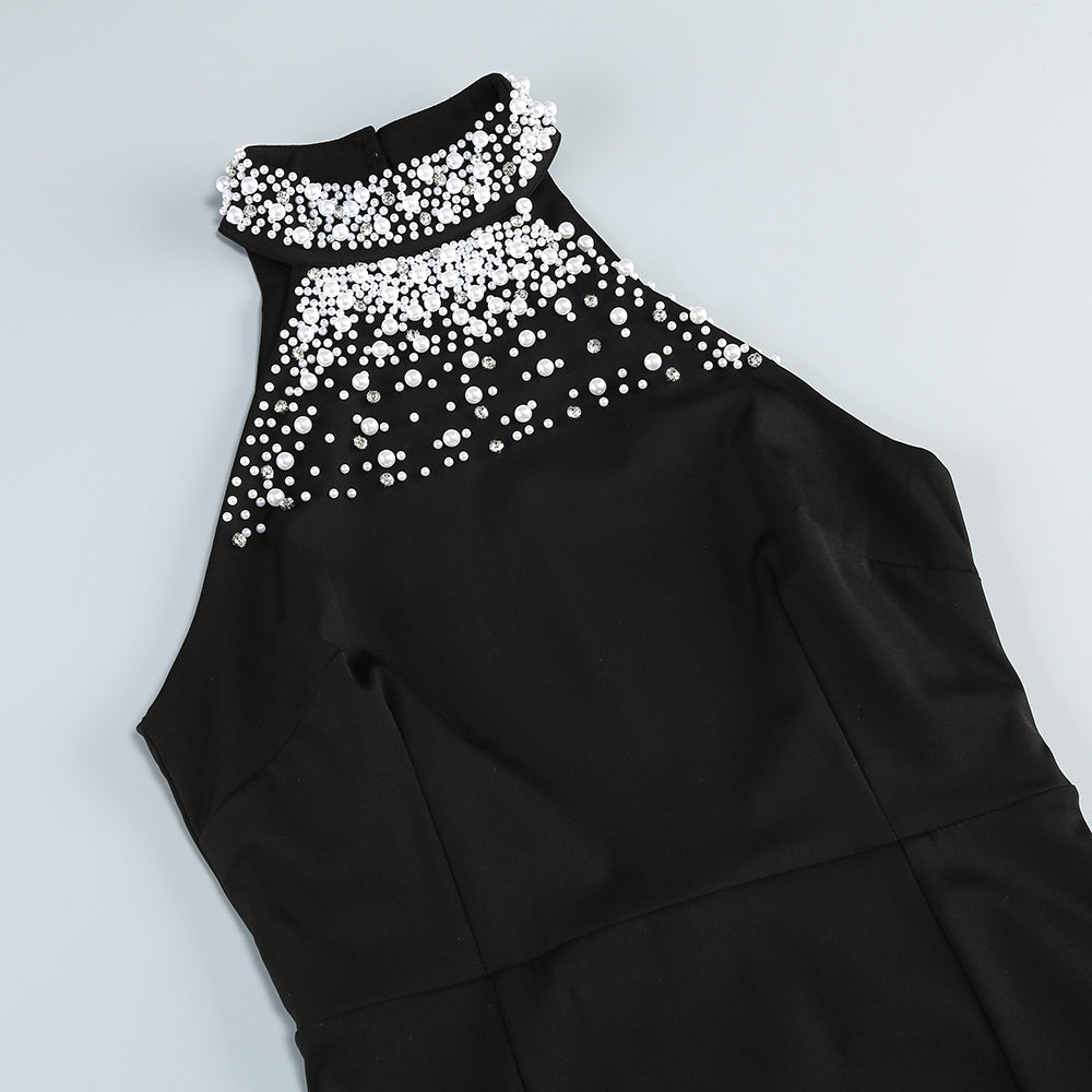 Black high-end dress showing temperament, halter neck, diamond-studded backless fishtail evening dress