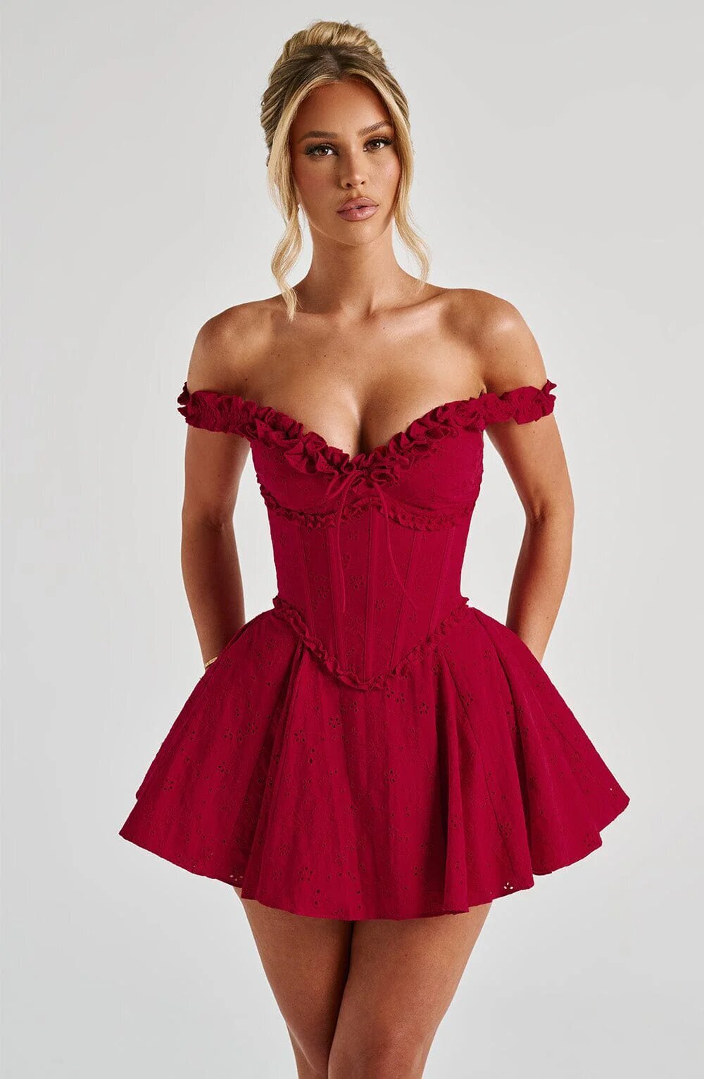 Off-the-shoulder ruffled waist lace sexy and exquisite dress