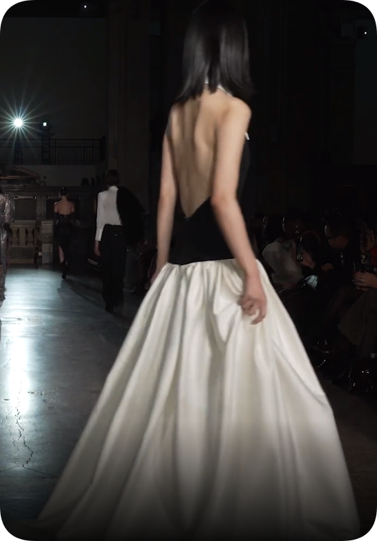 Black and white spliced halterneck sleeveless slim dress