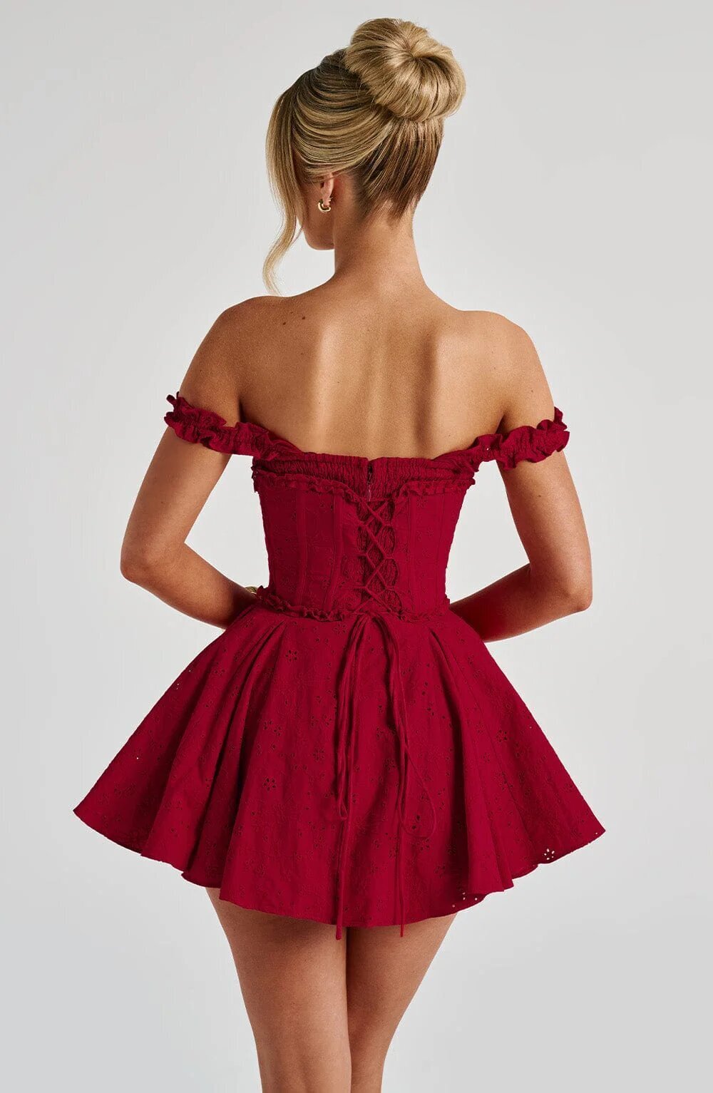 Off-the-shoulder ruffled waist lace sexy and exquisite dress