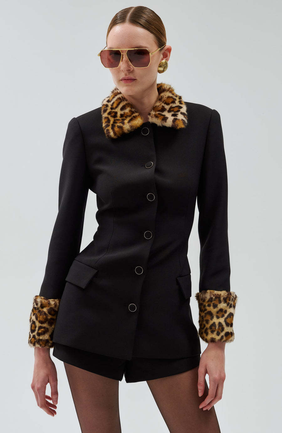 Leopard print patchwork fur-trimmed overcoat jacket and slim-fit shorts two-piece set