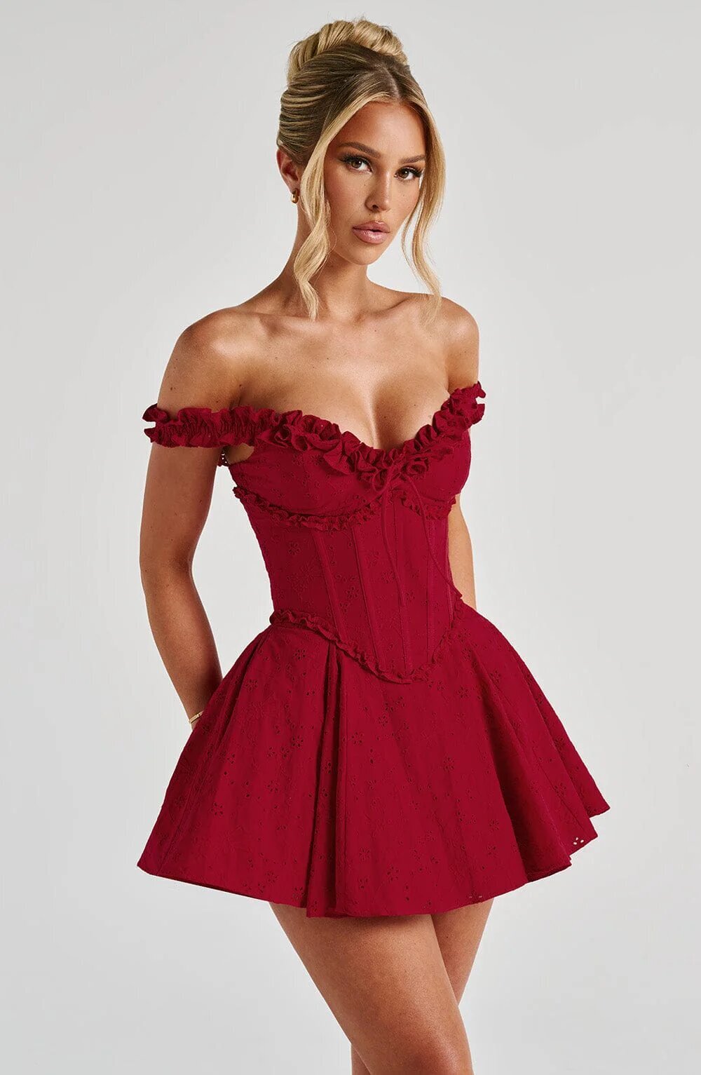 Off-the-shoulder ruffled waist lace sexy and exquisite dress
