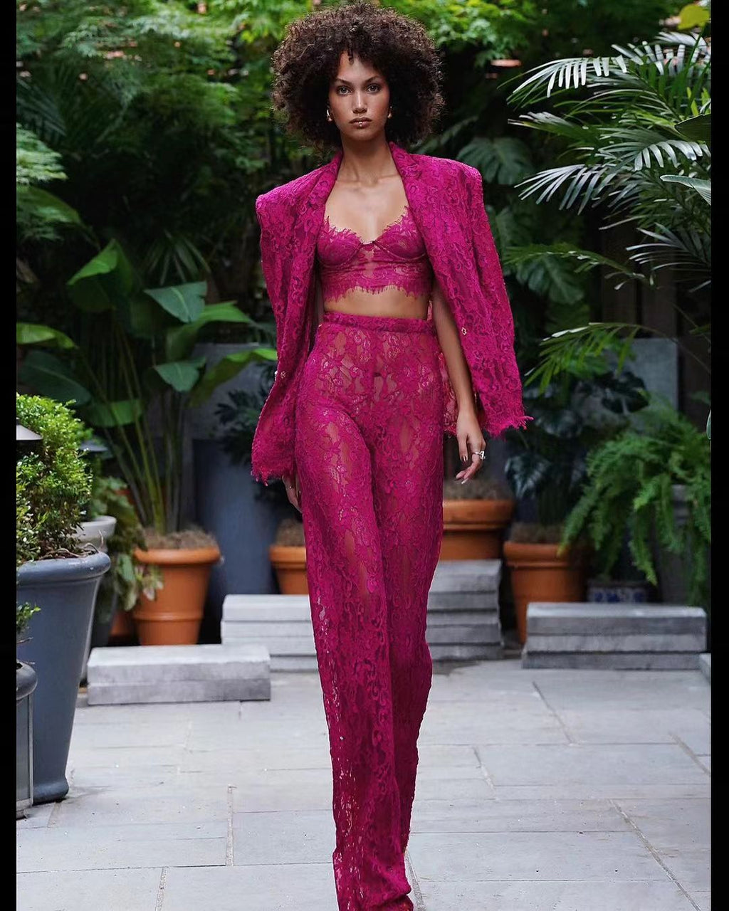 One-button suit, bra, flared trousers, three-piece suit, mesh lace dress